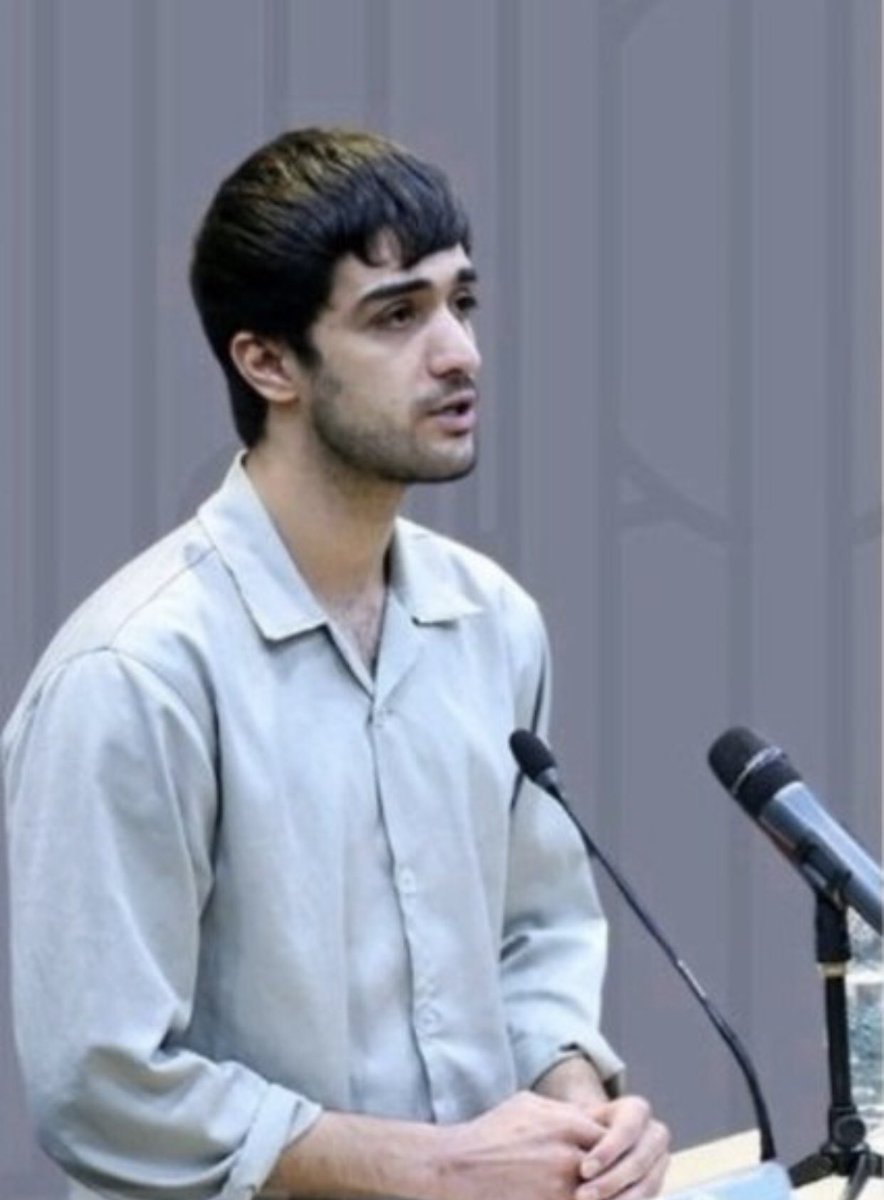 lileybi's tweet photo. #MehdiKarami, a 22-year-old boy who was forced to confess to a murder he didn't commit,and sentenced to death, we shouldn't let this happen!!!
#مهدی_کرمی 
#مهسا_امینی 
#IranRevoIution https://t.co/MA93bC95x1