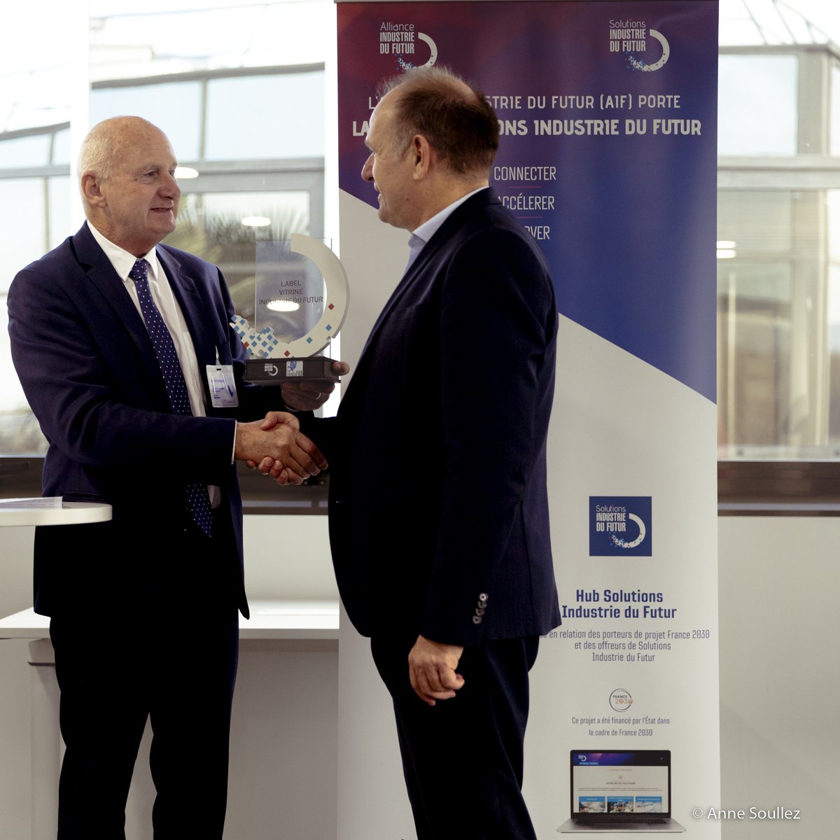 Vendredi, l’entreprise <a href="/aptar/">Aptar</a> Pharma Le Vaudreuil a reçu son trophée « Vitrine Industrie du Futur » de la part de Constant Bernard, Administrateur AIF, à l'occasion d'un événement organisé sur leur site industriel !
#industriedufutur #innovation #transformation