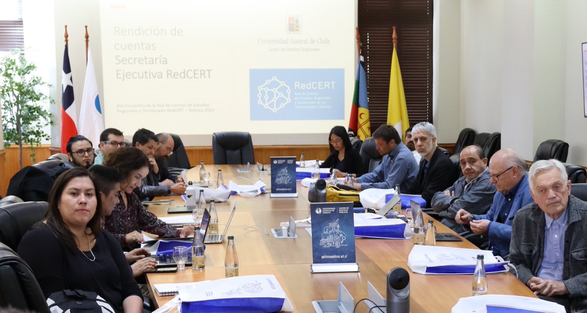 sociologiaucm1's tweet photo. Este 02 de diciembre la Red de Centros de Estudios Regionales y Territoriales de las Universidades chilenas se reunió en la @UC_Temuco. CEUT se hizo parte a través de la participación de nuestra profesora @XimeNaCuadrA 💪 #sociologiaucm #ceut https://t.co/XfGeaRuY6Q