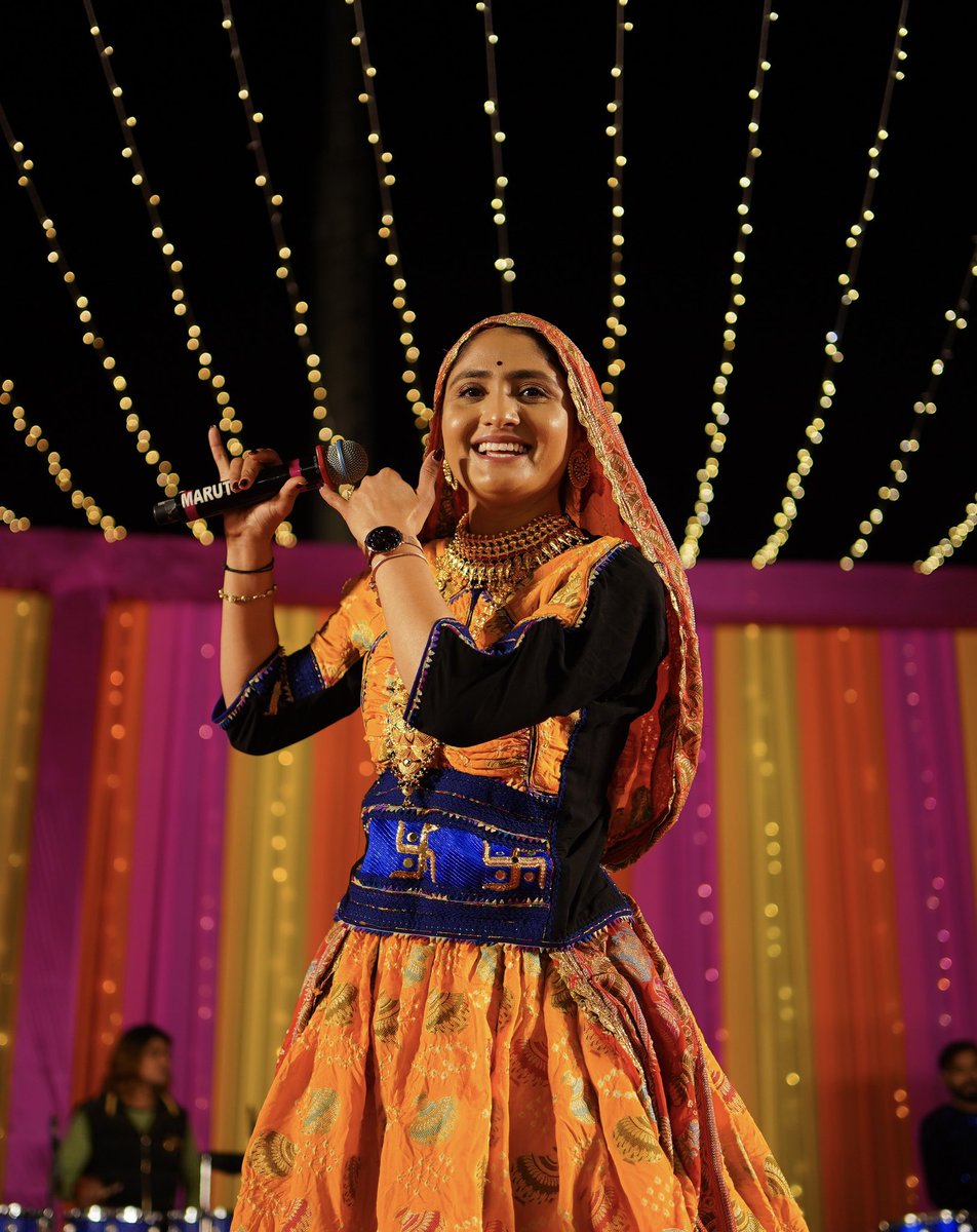 GeetabenRabari's tweet photo. Had a wonderful gig last night in the Ahmdabad
Sharing some beautiful memories with all of you.
.
Geeta Ben Rabari.
.
.
Part 2
#geetarabarilive #geetarabari #geetabenrabari #liveshow #privatevents #weddingevent #ahmedabad https://t.co/nraGh0RIeq