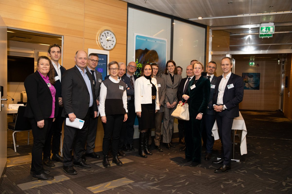CCMI_EESC's tweet photo. By #Recycling, we can be more innovative and efficient. We need to use forests in a smart and #EnvironmentallyFriendly way, we have to use every single part of every tree. 🌲🌿
We can do much more using #LessResources!
CCMI Roundtable on #forestry and #biobased industries 🇸🇪 https://t.co/Ag4H26GndT