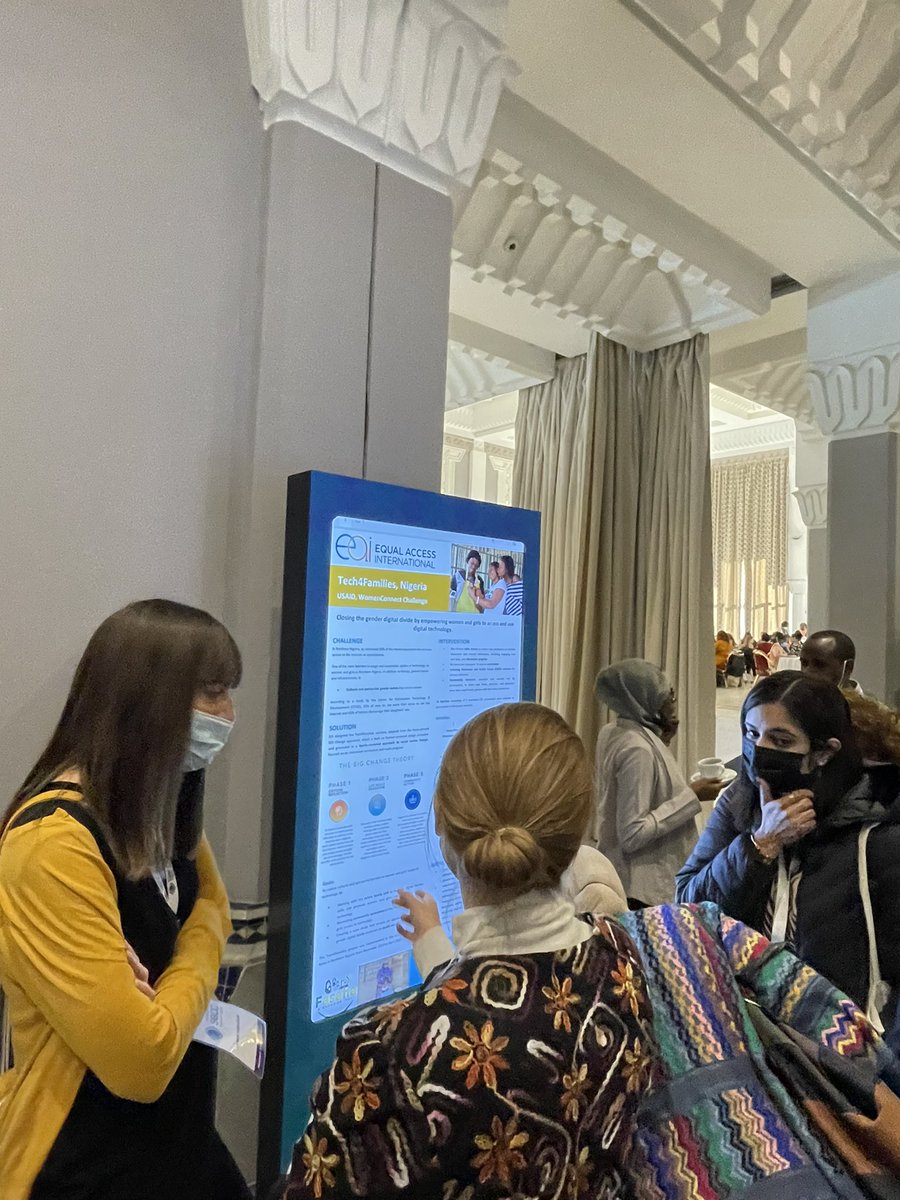 A fabulous poster presentation on @EqualAccessIntl’s Tech4Families project at @SBCCSummit, closing the #gender digital divide in #Nigeria 🇳🇬 by applying a family-centered approach to #socialnorms change. 

@gemmaferg #SBCCSummit