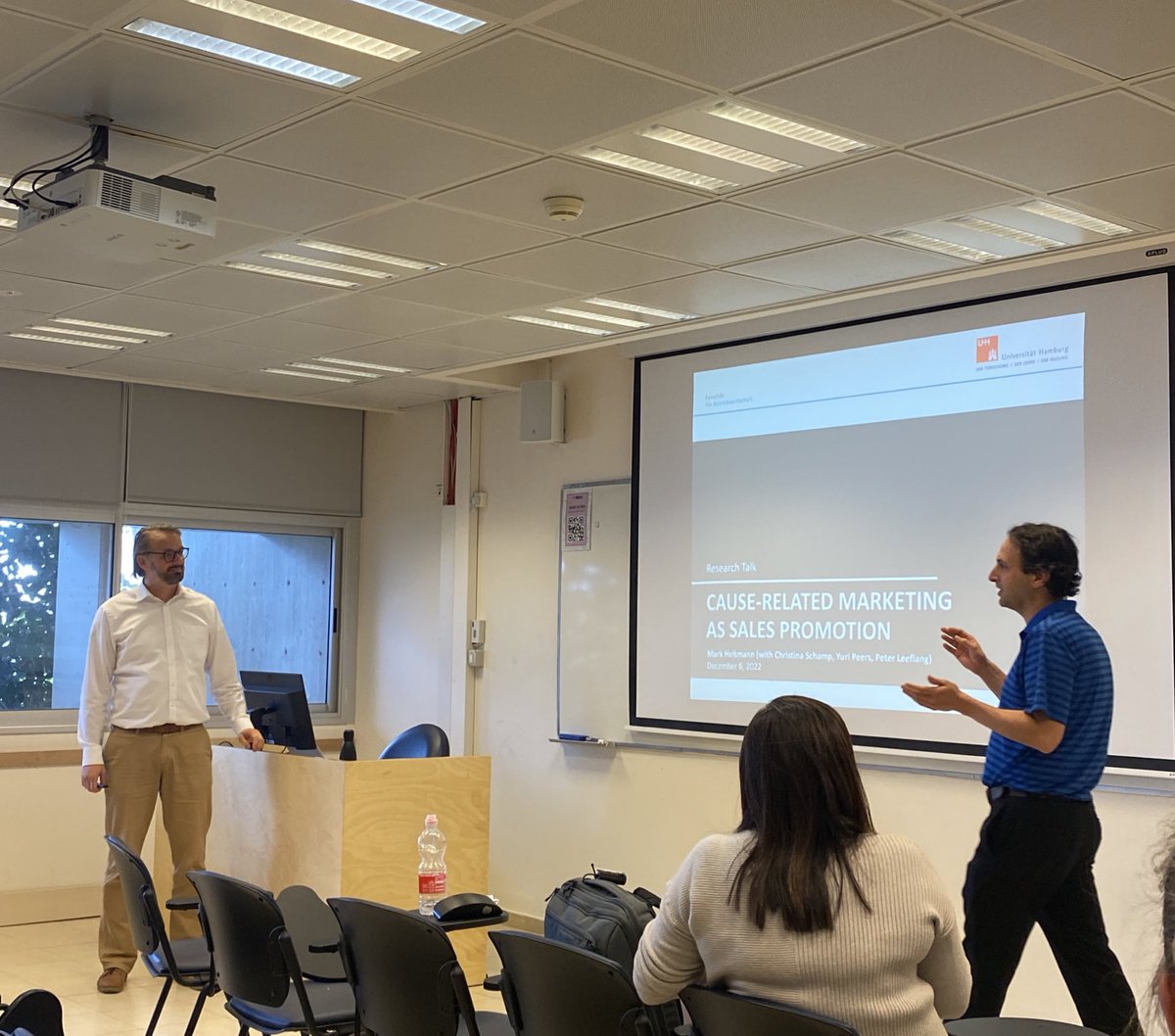 docmaxdi's tweet photo. Great talk by Mark Heitmann about #causerelated #marketing as #salespromotion @TelAvivUni https://t.co/lNhufqHUsN