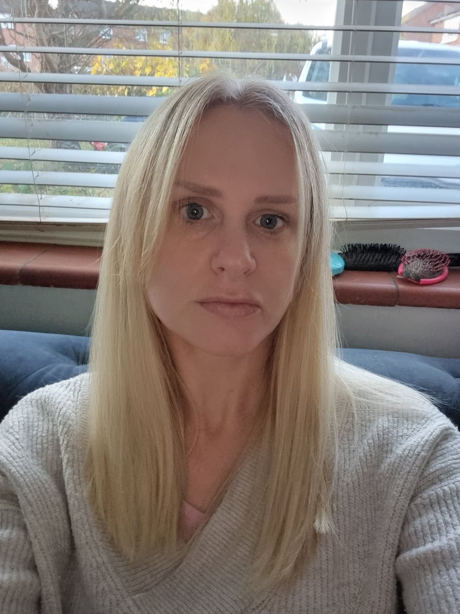 girlnextdoor1's tweet photo. Loving my new hair cut #scullyscully https://t.co/z8bfZYldEc