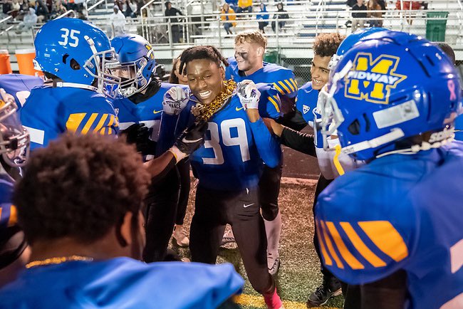 gavinlay6's tweet photo. First year of college football big thanks to @midway_sprint for giving me another opportunity to play! Finished the season with 34 tackles, 2.5 sack, 1 ffum, 2 fumble recoveries🏈 looking forward to getting better in the offseason and doubling these stats next year! https://t.co/o5nDZyAfmm