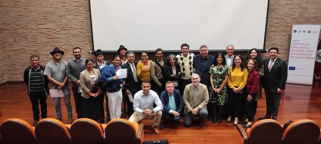 ✅𝔼𝕍𝔼ℕ𝕋𝕆✅

🙋🏻‍♂️𝕻𝖗𝖎𝖒𝖊𝖗𝖆 𝕸𝖊𝖘𝖆 𝕻𝖑𝖚𝖗𝖆𝖑 𝖉𝖊 𝕽𝖊𝖋𝖑𝖊𝖝𝖎ó𝖓 𝖞 𝖊𝖘𝖙𝖚𝖉𝖎𝖔 𝖊𝖓𝖙𝖗𝖊 𝖆𝖈𝖆𝖉é𝖒𝖎𝖈𝖆𝖘/𝖔𝖘 𝖞 𝖘𝖆𝖇𝖎𝖆𝖘/𝖔𝖘 𝖎𝖓𝖛𝖊𝖘𝖙𝖎𝖌𝖆𝖉𝖔𝖗𝖊𝖘 𝖊𝖓 𝕻𝖑𝖚𝖗𝖆𝖑𝖎𝖘𝖒𝖔 𝕵𝖚𝖗í𝖉𝖎𝖈𝖔🙋🏻‍♀️