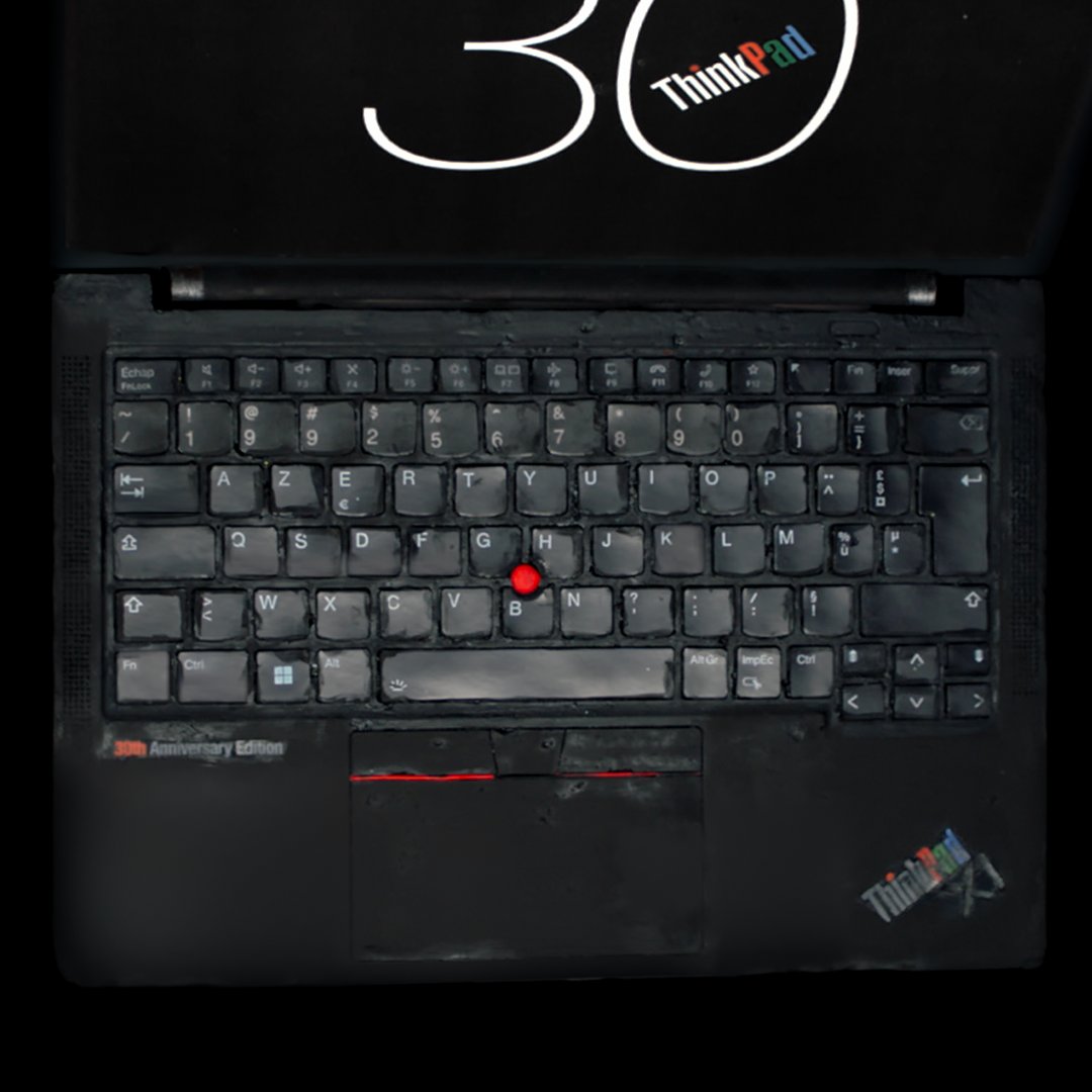 lenovofr's tweet photo. Il est quand même bizarre le clavier du #ThinkCake... 🤔
#ThinkPad30 https://t.co/oweb3JlwiT