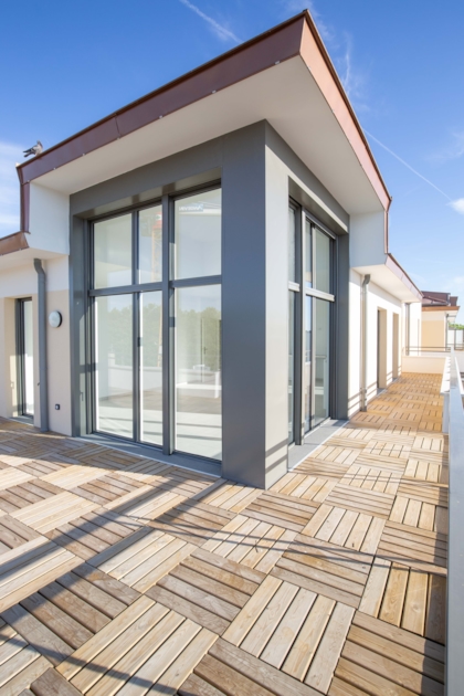 🔑Nous sommes ravis de vous annoncer la livraison de notre résidence « Ecrin de Nature » à Montigny-le-Bretonneux ! 
🏠 De beaux appartements du studio au 5 pièces duplex tous prolongés par un espace extérieur : loggia, balcon, terrasse ou jardin privatif !