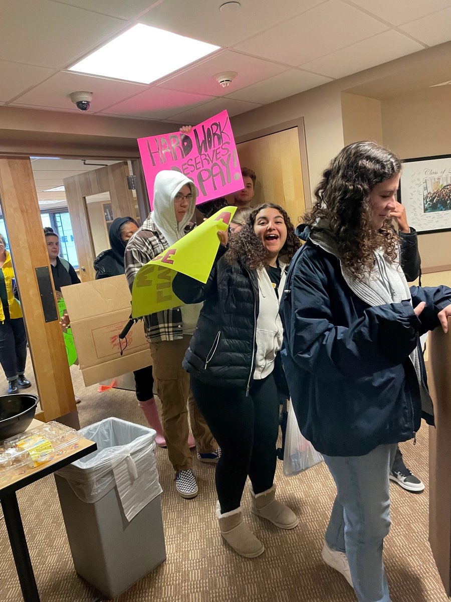 millersvilleu's tweet photo. As a part of their course, students taking SOWK303 study American #socialwelfarehistory. They examined the #minimumwage in PA— then they took to campus with their created slogans and posters, practicing policy assessment and advocacy in a hands-on final exam. https://t.co/hOtkHRuzy5