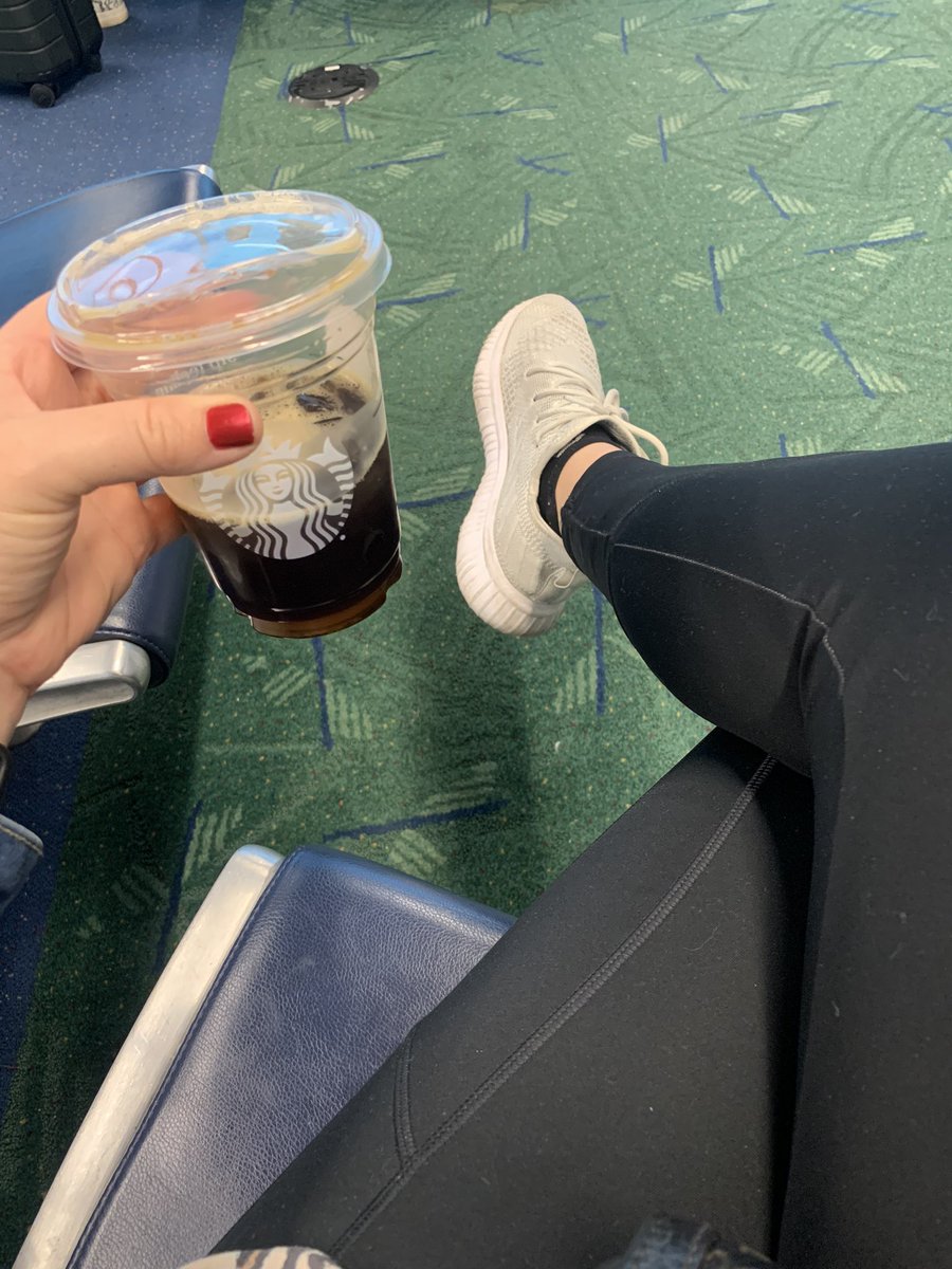 melwhyissa's tweet photo. Last work trip of the year!! It’s been a great year for travel and feels good to be adventuring again. @flypdx @AlaskaAir https://t.co/PiOBO0ihAx
