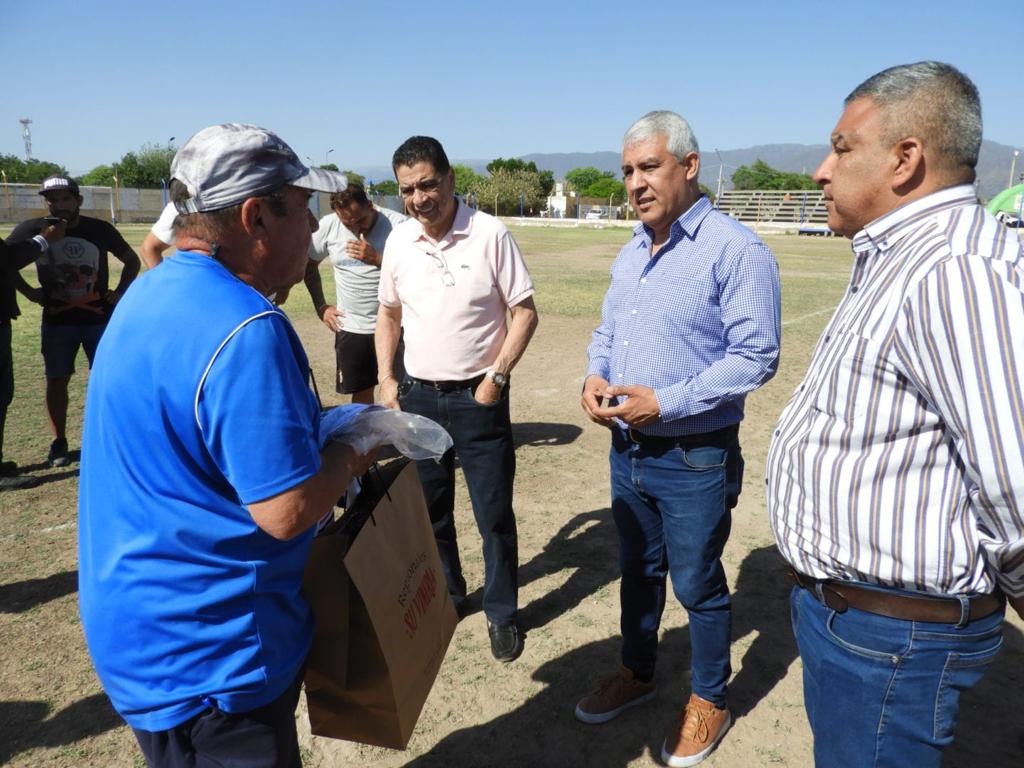 RamonNicolasVe1's tweet photo. Agradecido de q se generen oportunidades a nuestros jovenes, hay mucho potencial en tanto en capital e interior de La Rioja, llegar a todos debe ser un objetivo. Jovenes contenidos en un club son menos jovenes en la calle
@QuintelaRicardo
@GobDeLaRioja
@SanLorenzo
@DefdelaBocaLr https://t.co/VLEdOCU0fZ