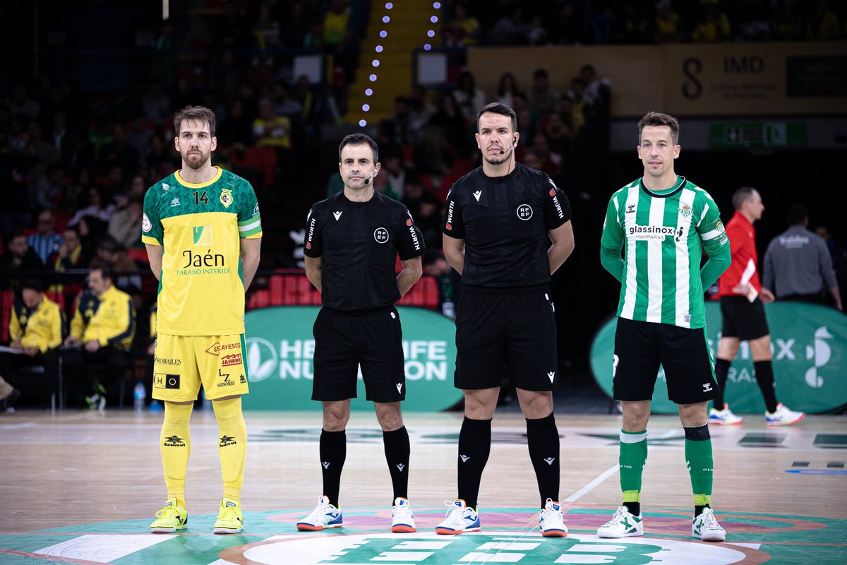 🏆 1ª Federación Futsal

👥 Manuel Barrilero / Carlos Bustos 
<a href="/RFAF_Arbitros/">RFAF - Comité de Árbitros</a>

@RealBetisFS vs <a href="/JaenFS/">Jaén Paraíso Interior FS</a>

📸 @RealBetisFS

#futsal #aretofutbola #futsalreferee #referee #arbitro #ctafs #sevilla #quenotelocuenten #cogafs