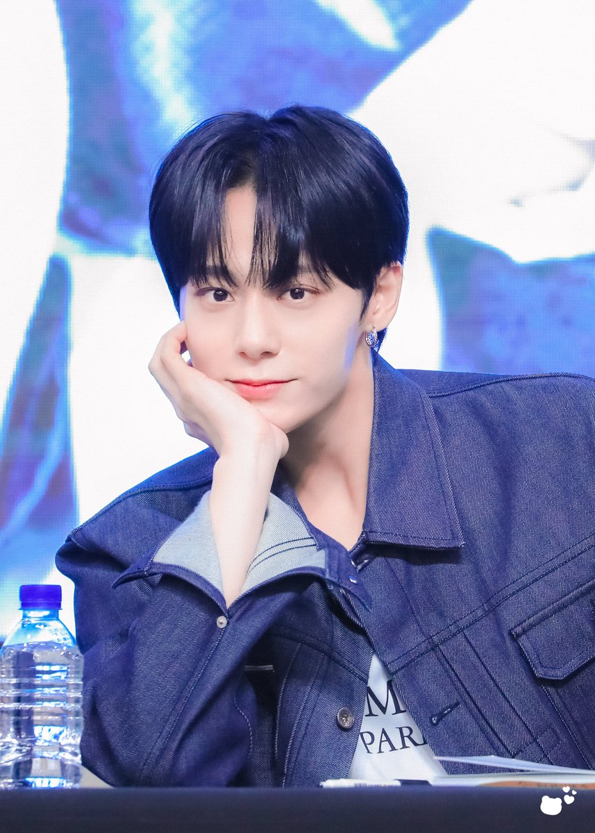 MacaronNounours's tweet photo. 220915 #환웅 #ㅇㅎㅇㄱㄷㅇ 🧸💙 https://t.co/HaF0FSEg27