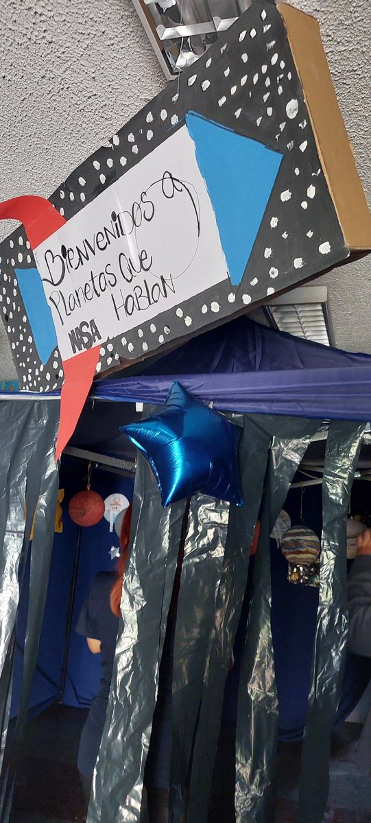 AleArratiaM's tweet photo. Feliz de participar en la Feria de Proyectos del Colegio Juan Moya de Ñuñoa. Precioso ver a niñas y niños, empoderados contando proyectos y lo que más les gustó aprender!!! 
La innovación educativa fortalece las comunidades educativas y la motivación de tod@s!!!! #2020Presente https://t.co/9M1P0qpbTX