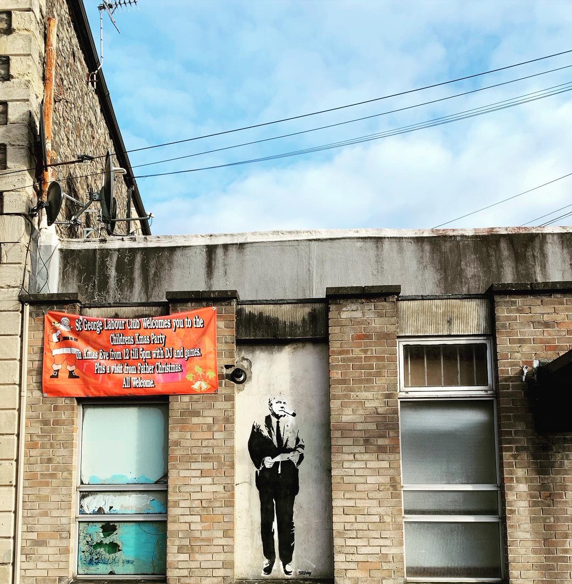 stewysstencils's tweet photo. STEWY - Tony Benn (re-spray 2022) Labour HQ, St George's Bristol (2014) - with thanks to the late Ron Stone 1957-2015 #stewystencils #stewy #tonybenn #stgeorges #labour #bristol @uklabour #streetart #streetartbristol #bristol247 #visitbristol #ronstone #socialism #bristol https://t.co/QJ9y8LsUN3
