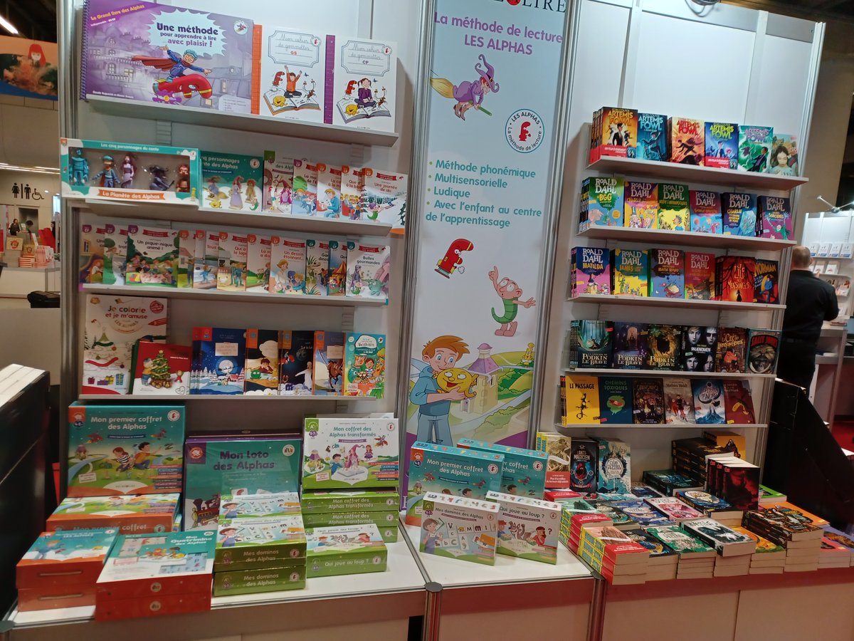 Les_Alphas_'s tweet photo. Retour sur le #congrès de l'@AQEP_ et le @salonlivremtl 2022 où il était possible de retrouver @Les_Alphas_ ! De très beaux évènements qui nous ont permis d'aller à la rencontre des jeunes lecteurs. #evenement #salon #livres #Canada #lecture #education https://t.co/WLKPG8XFw4