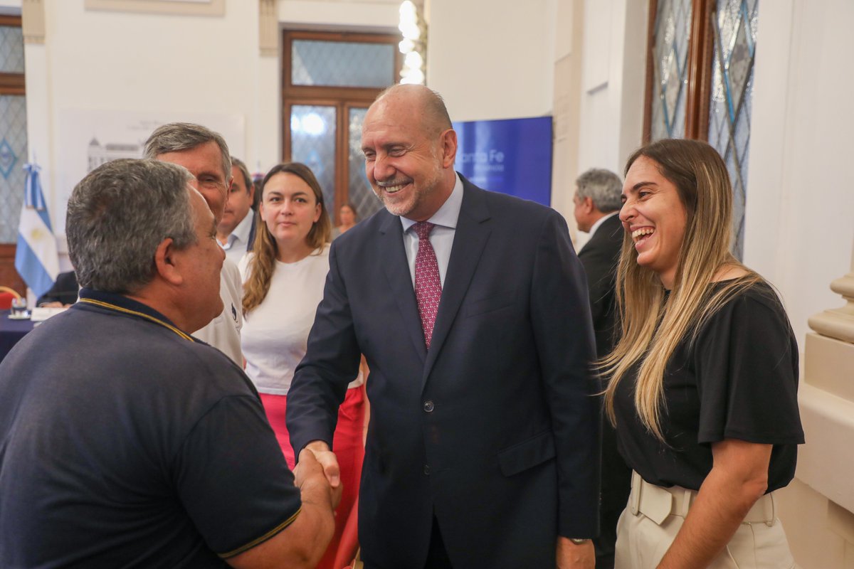 Recibimos al Comité de Evaluación de <a href="/odesurmedia/">ODESUR</a> y al Presidente del <a href="/PrensaCOA/">Comité Olímpico ARG</a>, para postular a la provincia de Santa Fe como sede de los Juegos Suramericanos 2026, en las ciudades de Santa Fe, Rosario y Rafaela.