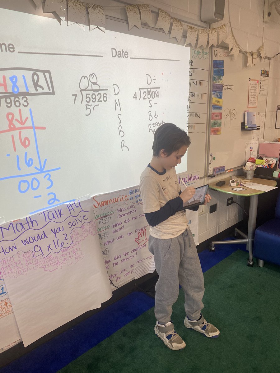 amandakraus46's tweet photo. Amazing math leaders teaching our class how to solve for long division! #kipway #109way @Miss_Buchman https://t.co/xfkiqoOgX1