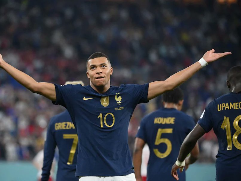 streamdigital_'s tweet photo. Kylian Mbappe ‘not present’ at the France training! 

Read more: https://t.co/S8NKvvoCtH

#FIFAWorldCup2022 #FIFA #KylianMbappe #Mbappe #mbappegiroud #FranceVsEngland https://t.co/Yx7oLDoc6Y