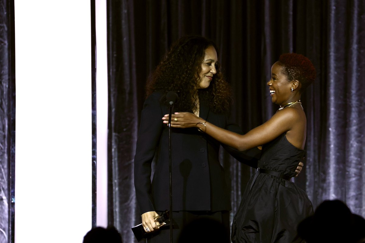 ThusoMbedu's tweet photo. The @CriticsChoice #celebrateBlackcinema awards were so much fun! It was a privilege to present my Director and friend, @GPBmadeit with her award 🥹 https://t.co/uiw7B0IZWJ