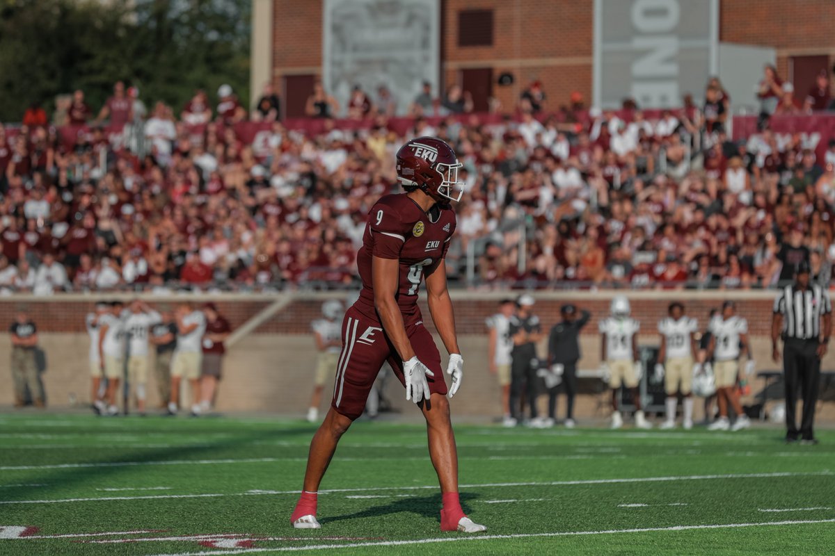 JaydenHiggins3's tweet photo. True Freshman: 29 catches, 394 yards, 3 touchdowns. 
True Sophomore: 58 catches, 757 yards, 10 touchdowns. 
6’4 210lb’s
Recruitment open
2 years of eligibility Let’s work https://t.co/A0SPj6eHoj