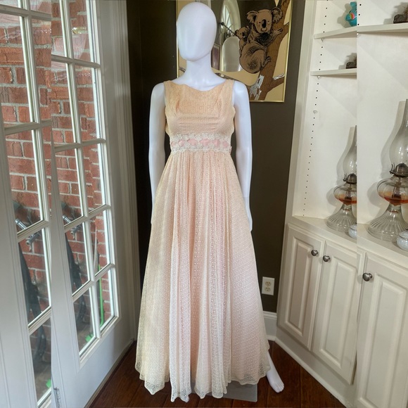 FinickyFinds's tweet image. So good I had to share! Check out all the items I'm loving on @Poshmarkapp #poshmark #fashion #style #shopmycloset #nadine: posh.mk/lCQPD14Fxvb