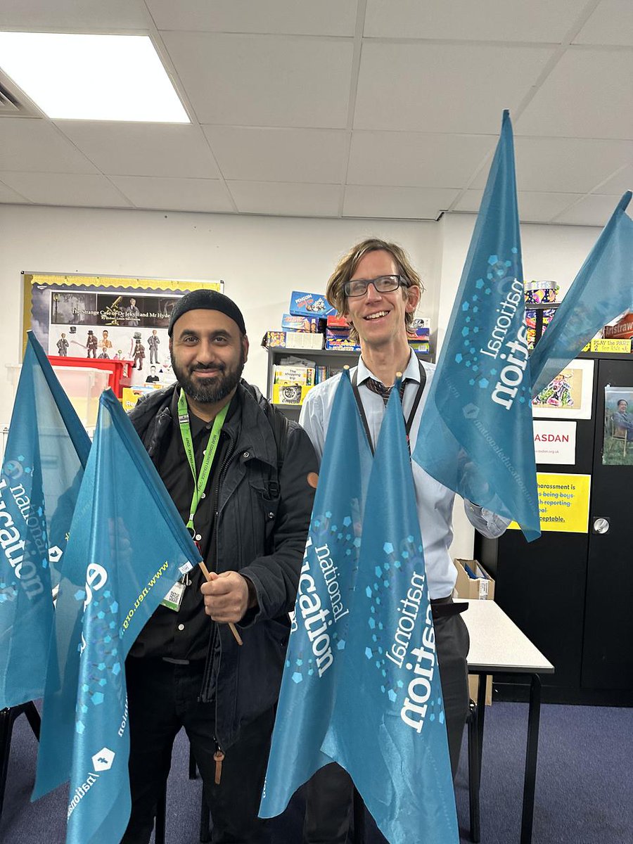 NEUnion's tweet photo. These @NEUnion members have voted in our postal ballot on pay. 

Enough is enough. It’s time for the Government to #PayUp! 

Post your ballot paper today – it’s not a vote until it’s in the post. Tell us you have voted -> https://t.co/J9Wka2oF2b 

#EducatorsDeserveBetter https://t.co/mp17Sla36p