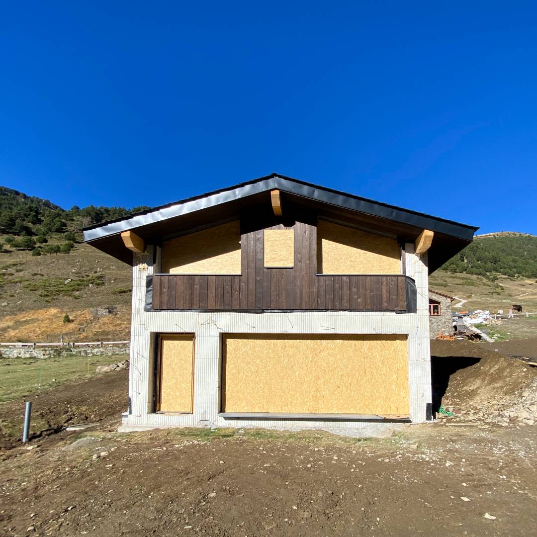 ConstruccionsR's tweet photo. En aquesta casa estem incorporant els aïllaments necessaris perquè sigui eficient energèticament.

#construcción #construcción #constructionlife #constructionlifestyle #novaobra #nuovaobra https://t.co/5p5GNJd2ra