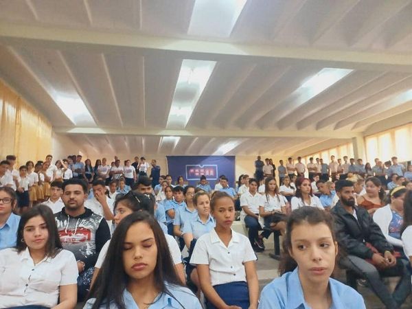 DireccinProvi12's tweet photo. La @DireccinProvi12 felicita a todos los miembros de la @feemdecuba , exhortándolos a continuar siendo fieles a sus raíces y comprometidos con el presente. #FEEMPinar #52feem #FEEMdeCuba @EvelioHerreraP1 @CurbeloNiurka @elsa_ena @JorgeLuisPerd20 @YamileRamosCord https://t.co/9egzghFqXw