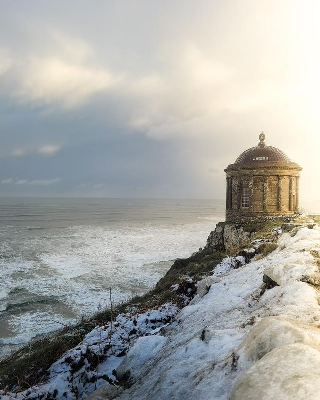 NationalTrustNI's tweet photo. Dreaming of a white one? Happy Christmas.
#PlacesMatter #EveryoneNeedsNature 
📸 scenic_pics_ireland [IG] at Mussenden Temple https://t.co/KLG8bv7GrI
