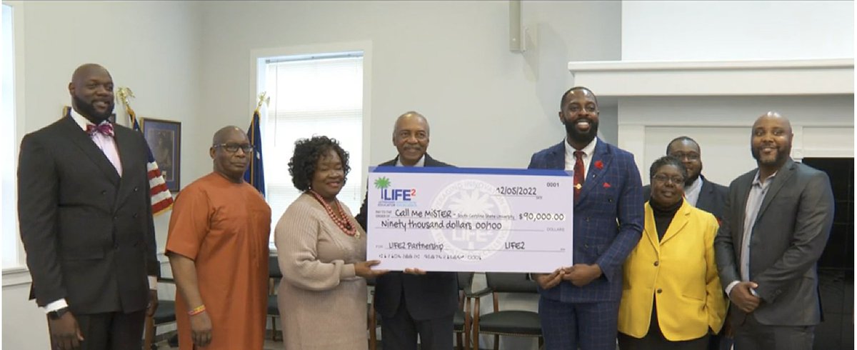THECALLMEMISTER's tweet photo. South Carolina State-Call Me MiSTER Program, led by Dr. MiSTER Rashad Anderson @jazzanderson174 , received the LIFE2 grant for the recruitment & retention of educators. #teamworkmakesthedreamwork #OneMiSTER @SCSTATE1896 @ClemsonCofEd https://t.co/2TUjlJXXLw