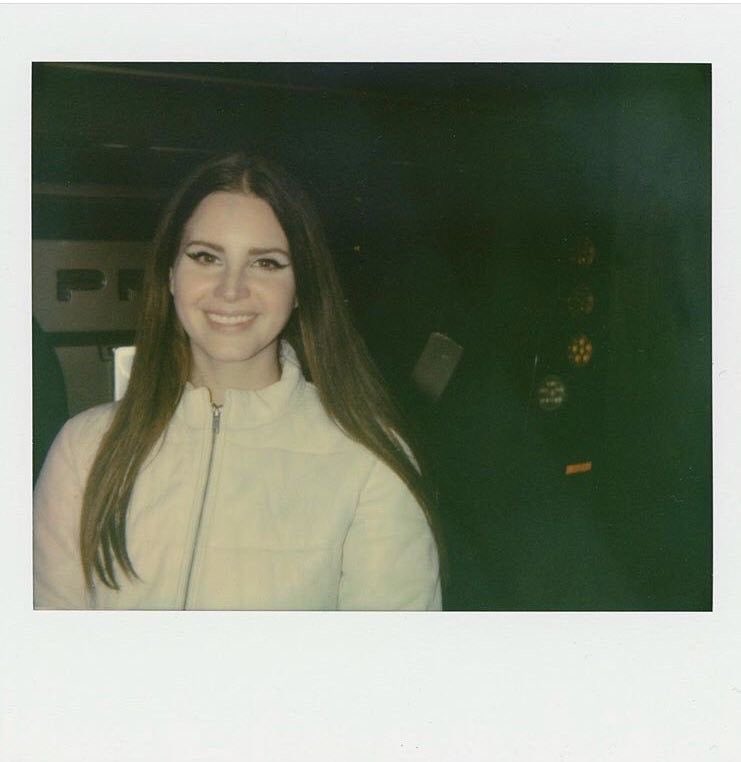 dovlanasafe's tweet photo. 💌: lana del rey on polaroids https://t.co/NqlFNBrKWT