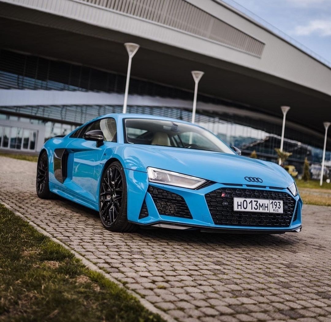 Audi R8 V10 Performance 🩵