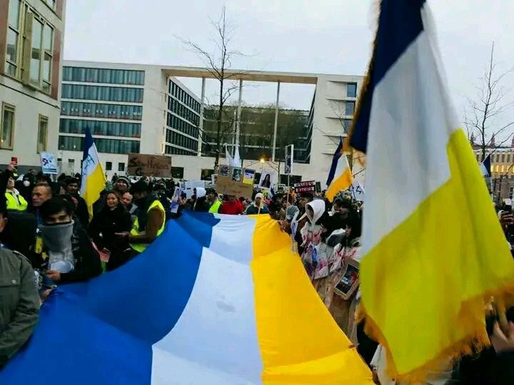 تو را  همیشه برافراشته و سر فراز  میخواهم.
I want you always high and proud.💙🤍💛
#StopHazaraGenocide