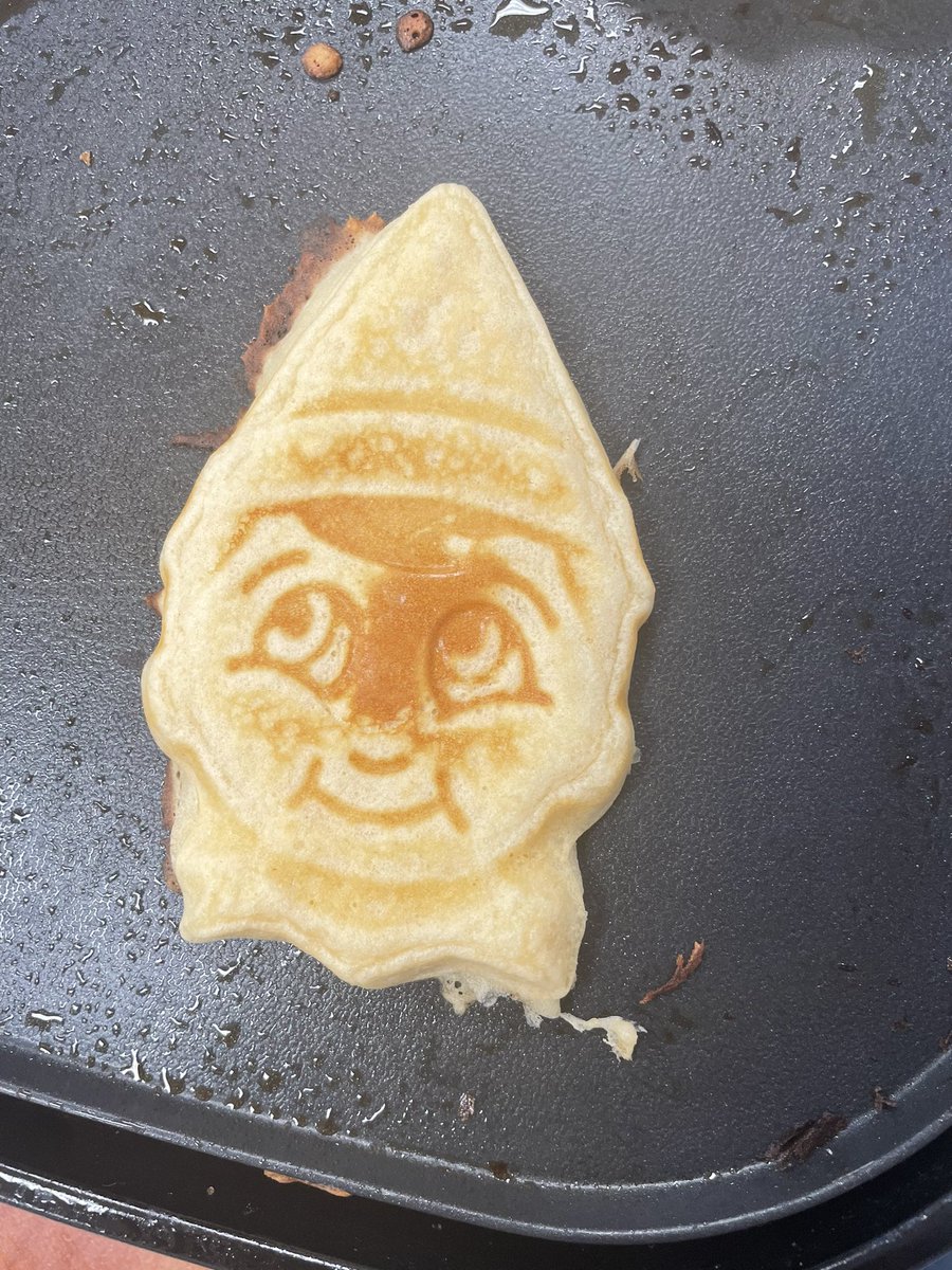 Frosty and Winter have done it again! They made learning fun 🤩 🥞🎄#proceduralwriting #frostyandWinter #ElfOnAShelf #pancakefaces