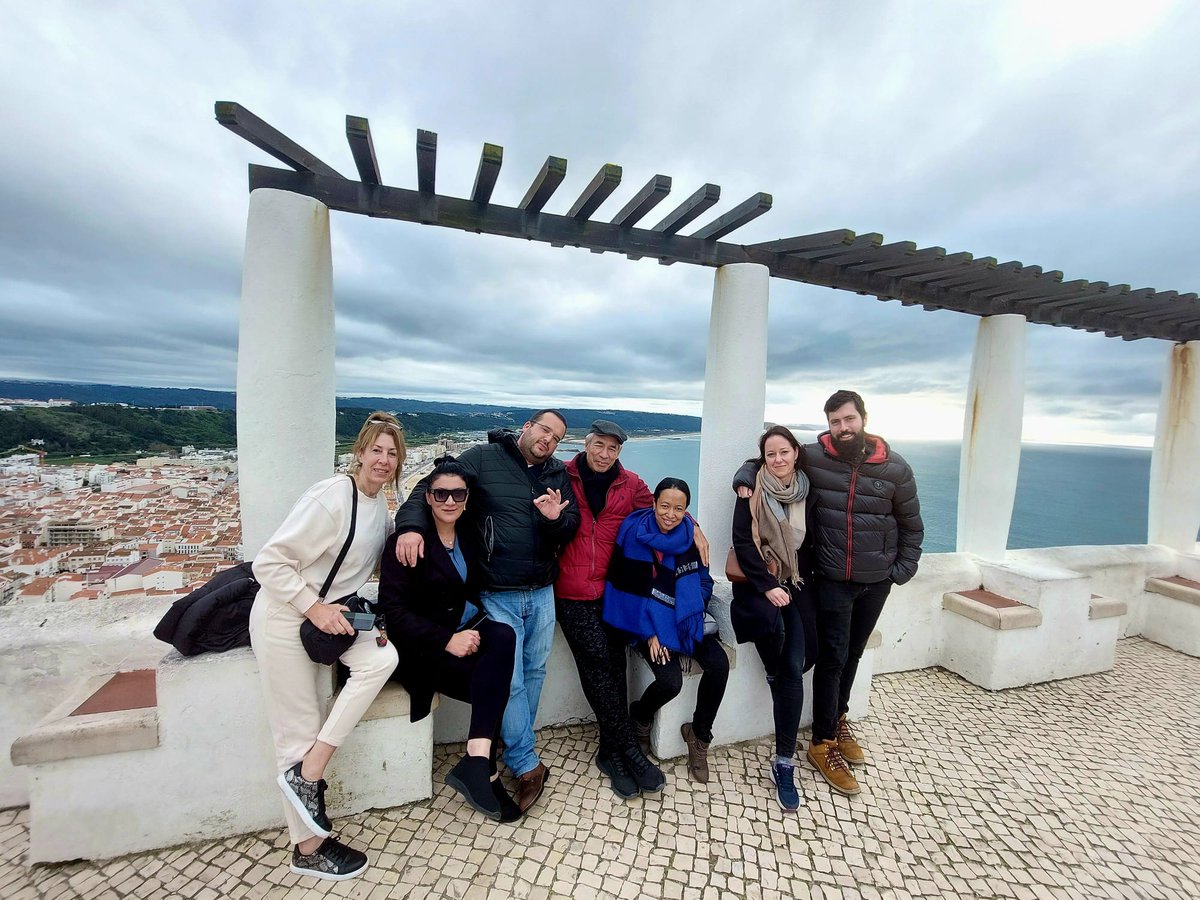 andrefeldman's tweet photo. When the right group of people from the 4 different corners of the World get together and the Chemistry ⚗️🧪 just flows like Crazy!!!!
☝️☝️☝️☝️☝️☝️☝️☝️☝️☝️☝️☝️☝️☝️☝️☝️
#nazareportugal #oSítio #nazare #portugal #nazar #surf #TogetherWeCan #bigwaves #praiadonorte #visitportugal https://t.co/wcarufAXZs