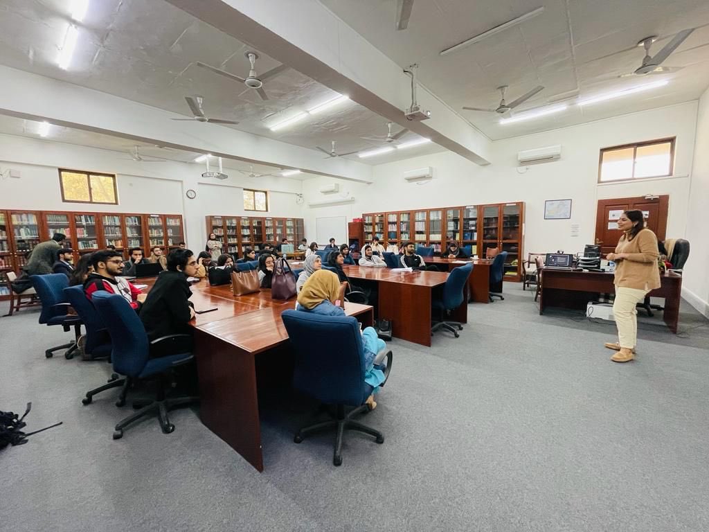 careersLSE's tweet photo. The Placements Office organised an informative session on the “Challenges faced by Graduates in the Corporate Sector” on Tuesday - 6th December, 2022. 
The session was conducted by Ms. Mahreen Azam Mahmood, an alumna of the Lahore School of Economics. 

#corporatechallenges https://t.co/FLx1VIb7d0