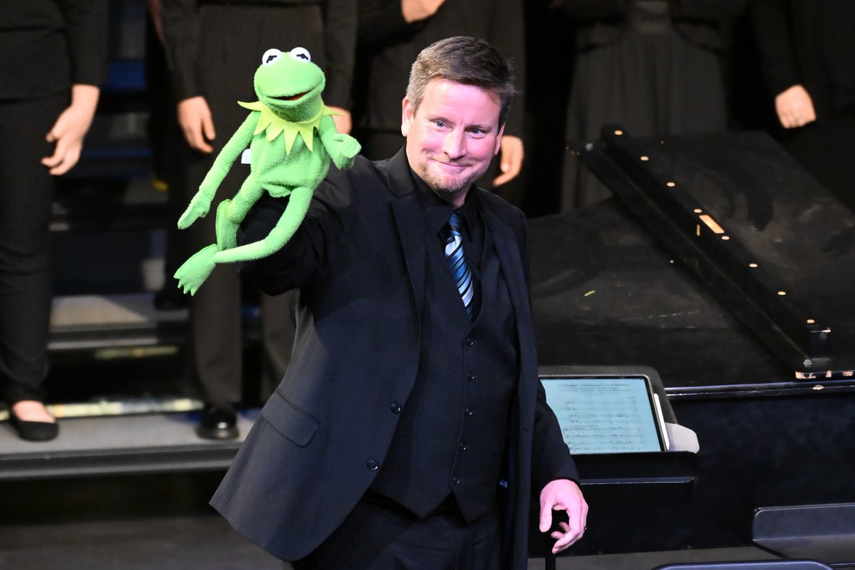 If you missed last week's Chorus Concert, you missed this duo singing the Muppet Christmas Carol. 🎶🎄