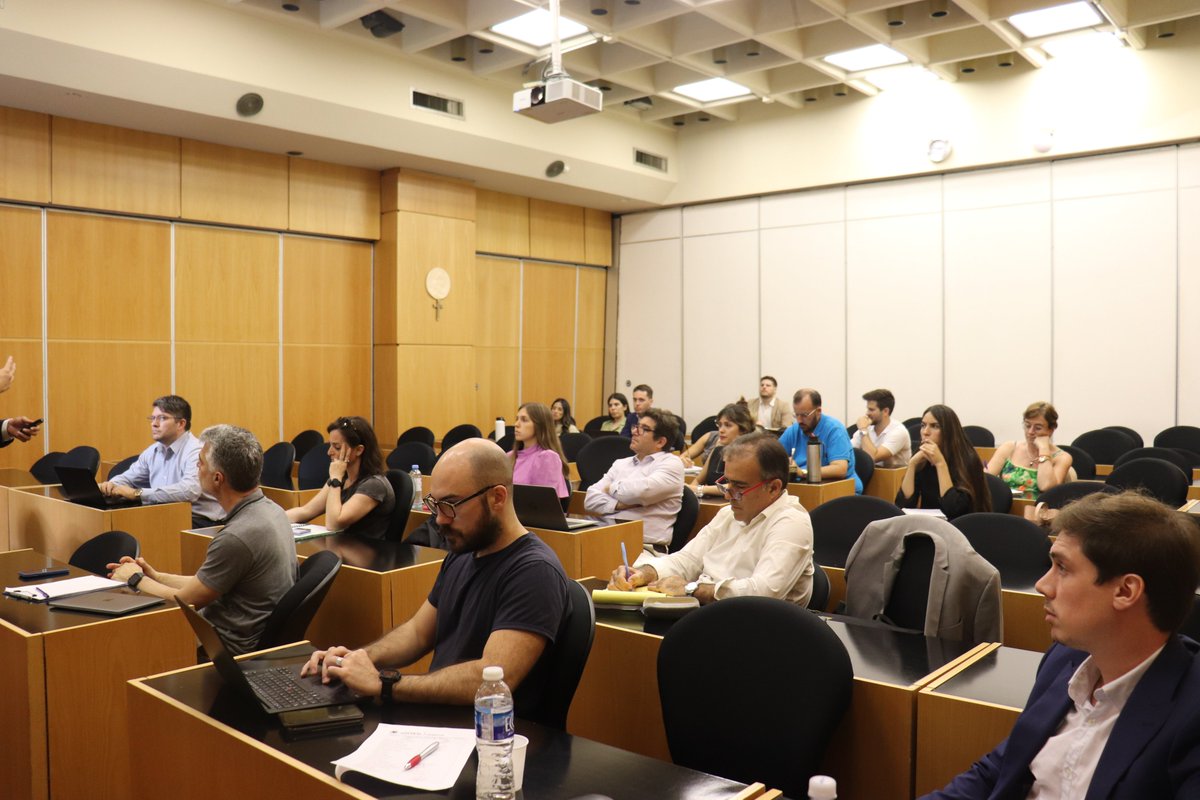 AustralDerecho's tweet image. ✦ Visita destacada en la Maestría en Derecho #Procesal

Gracias profesor Jaime Vera Vega @jvera_vega 🇨🇱 por la clase magistral sobre Técnicas de Litigación Oral dictada en la #MDPr 

Fue un lujo contar con su presencia. 

#SomosAustral #AustralDerecho #LitigaciónOral