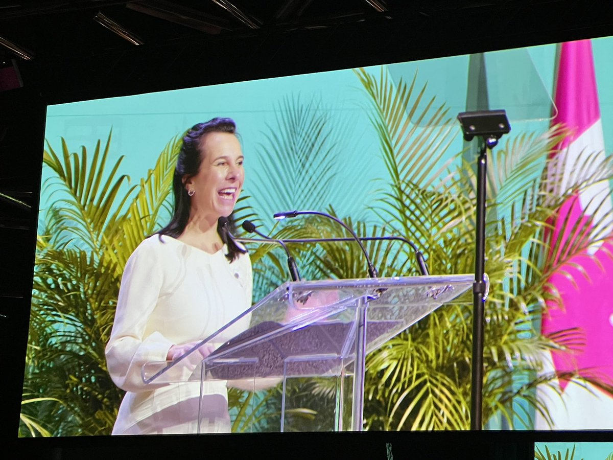 CECweb's tweet photo. Mayor of @Montreal @Val_Plante at @CBD_COP15 highlighted the importance of youth and the courage to dream big, the essential role of #pollinators for food security, and the fact that our shared #ecosystems have no borders https://t.co/UVKVPqGVqZ