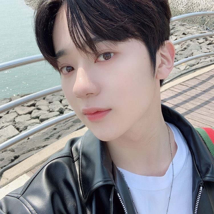 leewonie8's tweet photo. #YechanAppreciationDay #ProtectYechan https://t.co/UYyy2aCoP7