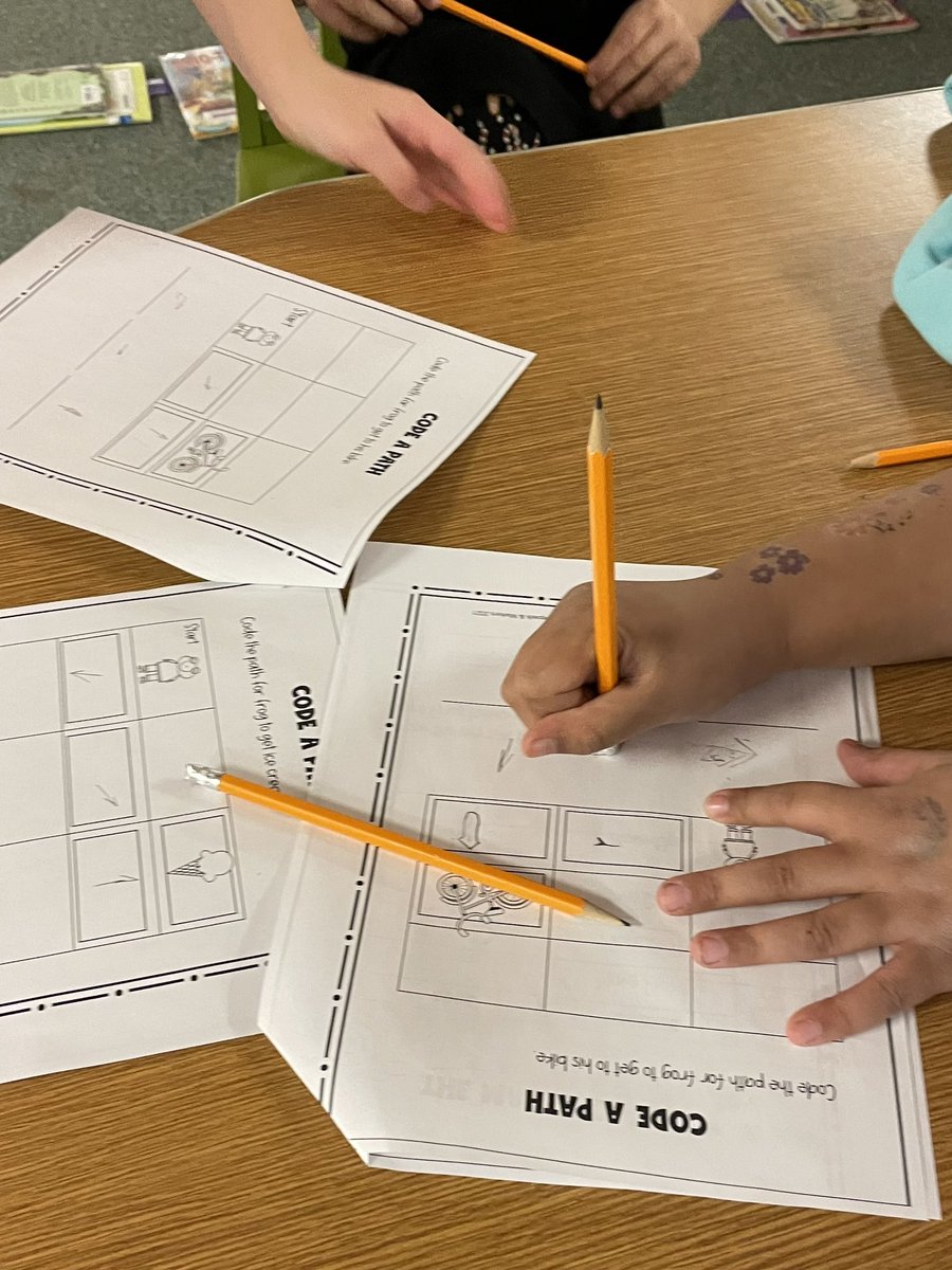 oplibrarynpsd's tweet photo. Our 1st and 2nd grade #OPSharks enjoyed #CSEdWeek2022 with some #nontech coding activities! @hourofcode #futureengineers #picturebookstem https://t.co/sp1uZguipo