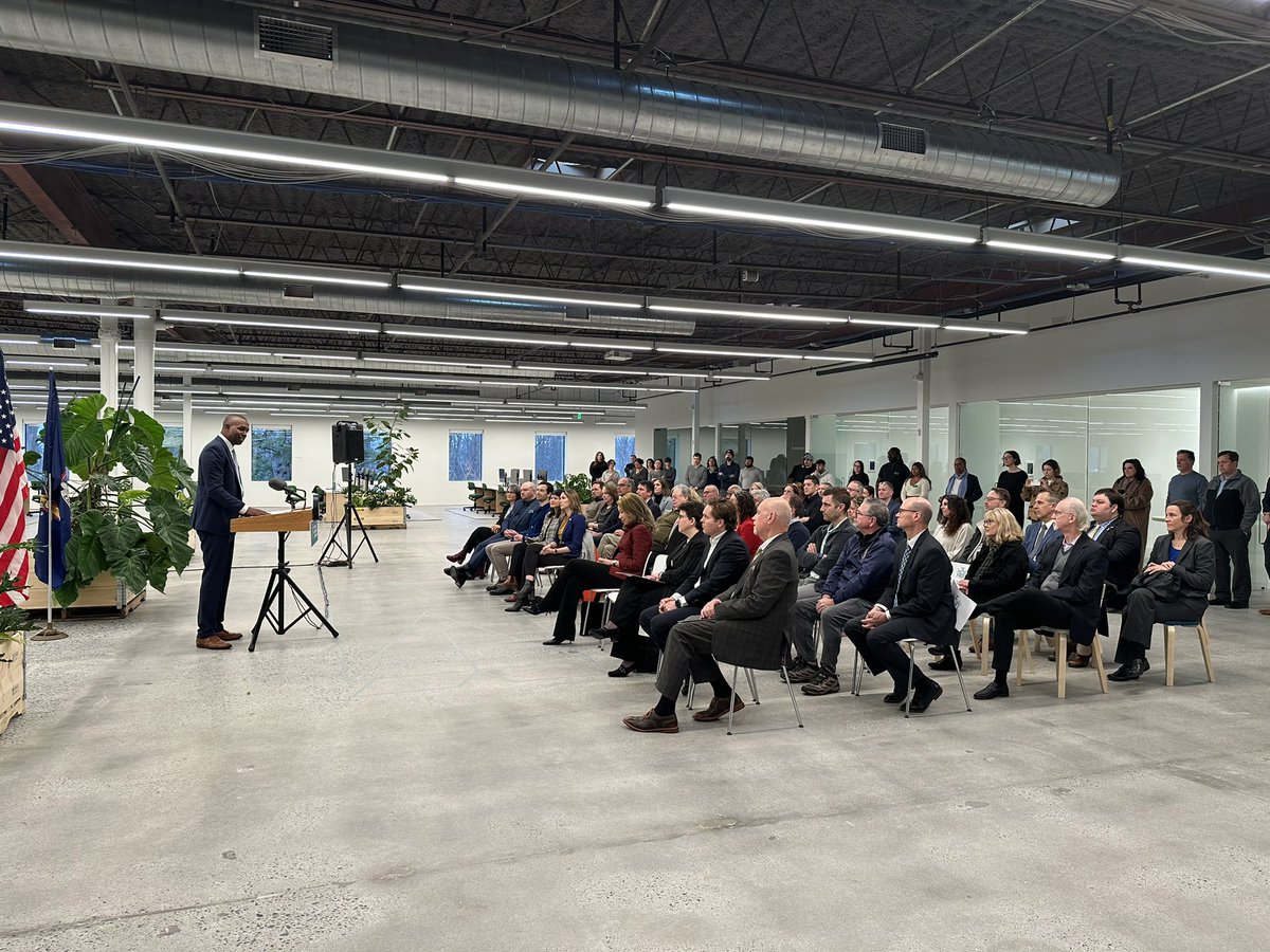 ThomasScaglione's tweet photo. Great day in the Mid-Hudson as @LtGovDelgado &amp; @EmpireStateDev cut the ribbon on RBW Studios LLC new $5M manufacturing and design center in @UlsterNY supported by $500K Excelsior Tax Credits to create and retain 84 jobs!

@UlsterExec @MichelleHinchey @drkrisyoung @WardTodd https://t.co/2vraqnL6mf