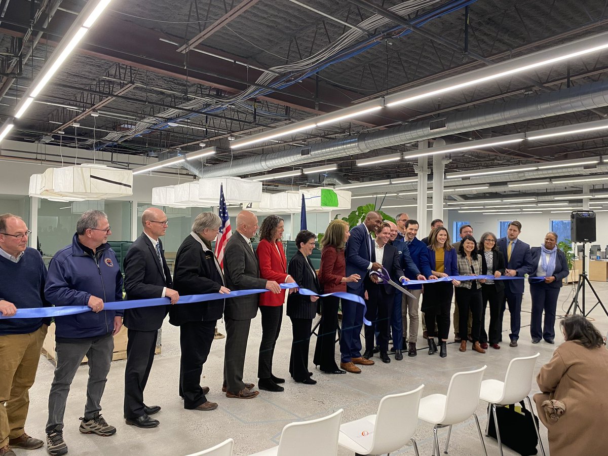 ThomasScaglione's tweet photo. Great day in the Mid-Hudson as @LtGovDelgado &amp; @EmpireStateDev cut the ribbon on RBW Studios LLC new $5M manufacturing and design center in @UlsterNY supported by $500K Excelsior Tax Credits to create and retain 84 jobs!

@UlsterExec @MichelleHinchey @drkrisyoung @WardTodd https://t.co/2vraqnL6mf