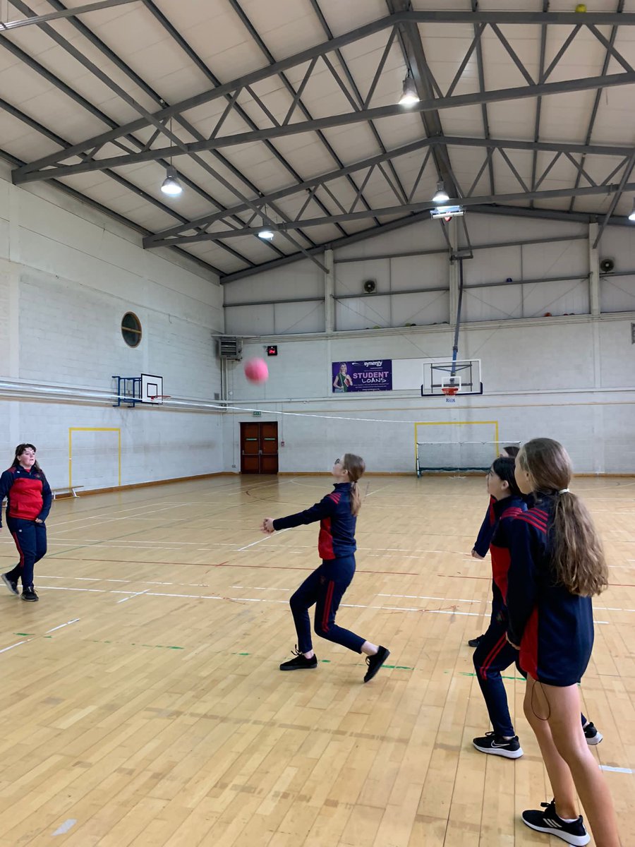 FermoyPe's tweet photo. Our 1st years playing spikeball in PE! Looks like great fun was had! #active #learning #movement #pe #FUNdamental #skills @LoretoFermoy https://t.co/rZmVxf1jkd