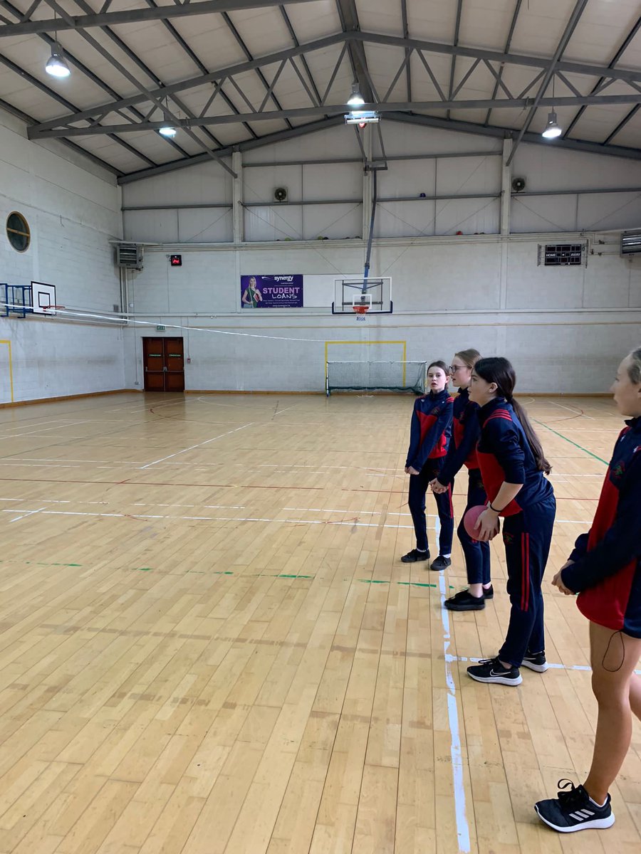 FermoyPe's tweet photo. Our 1st years playing spikeball in PE! Looks like great fun was had! #active #learning #movement #pe #FUNdamental #skills @LoretoFermoy https://t.co/rZmVxf1jkd