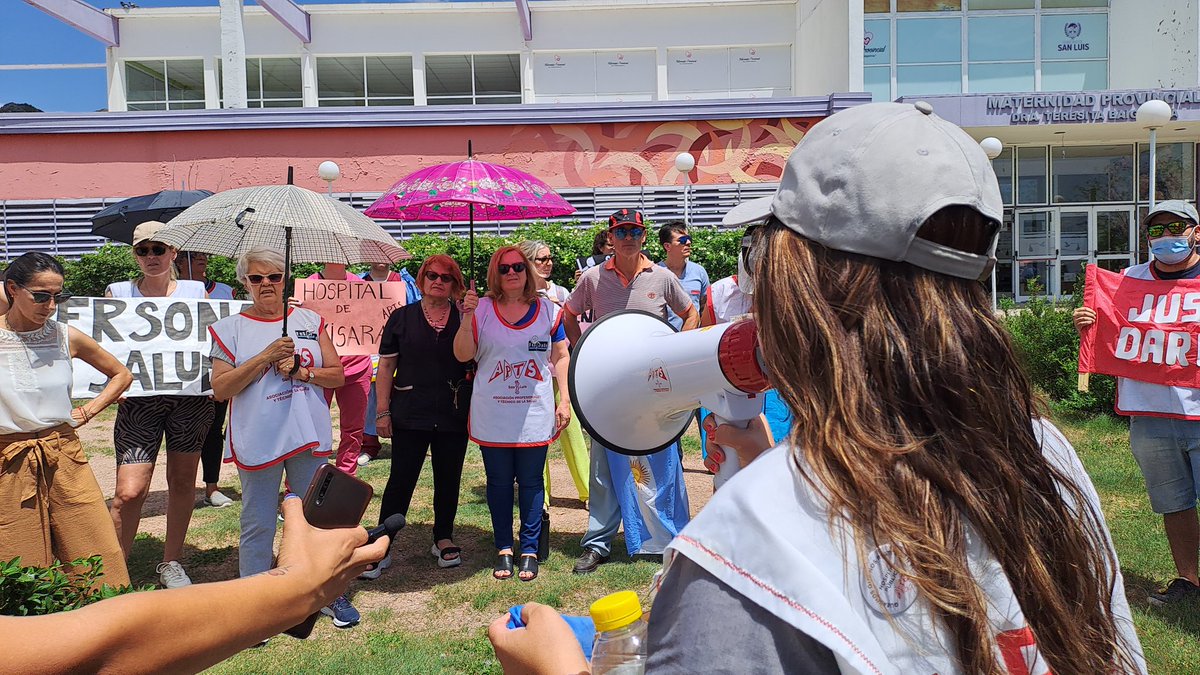 AptsNotas's tweet photo. 🔴 #JornadaNacionalDeLucha
Exitosa movilización, panfleteada y corte de ruta en la puerta de la Maternidad Provincial. 

@alferdezprensa @alferdez @alberto_rsaa @PrensaFESPROSA https://t.co/wha1xSVGIp