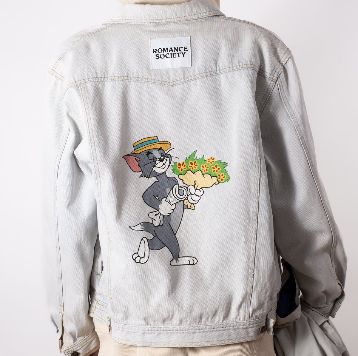 hola 🙂 he dejado de trabajar en zara para dedicarme 100% a mi proyecto🥺 y tenéis estas chaquetas disponibles en web!! 💘💘 me hace mucha ilusión enseñároslas y se agradece mucho que compartáis con un ✨RT✨ si podéis!! gracias por apoyarme 🥺💗💐💐