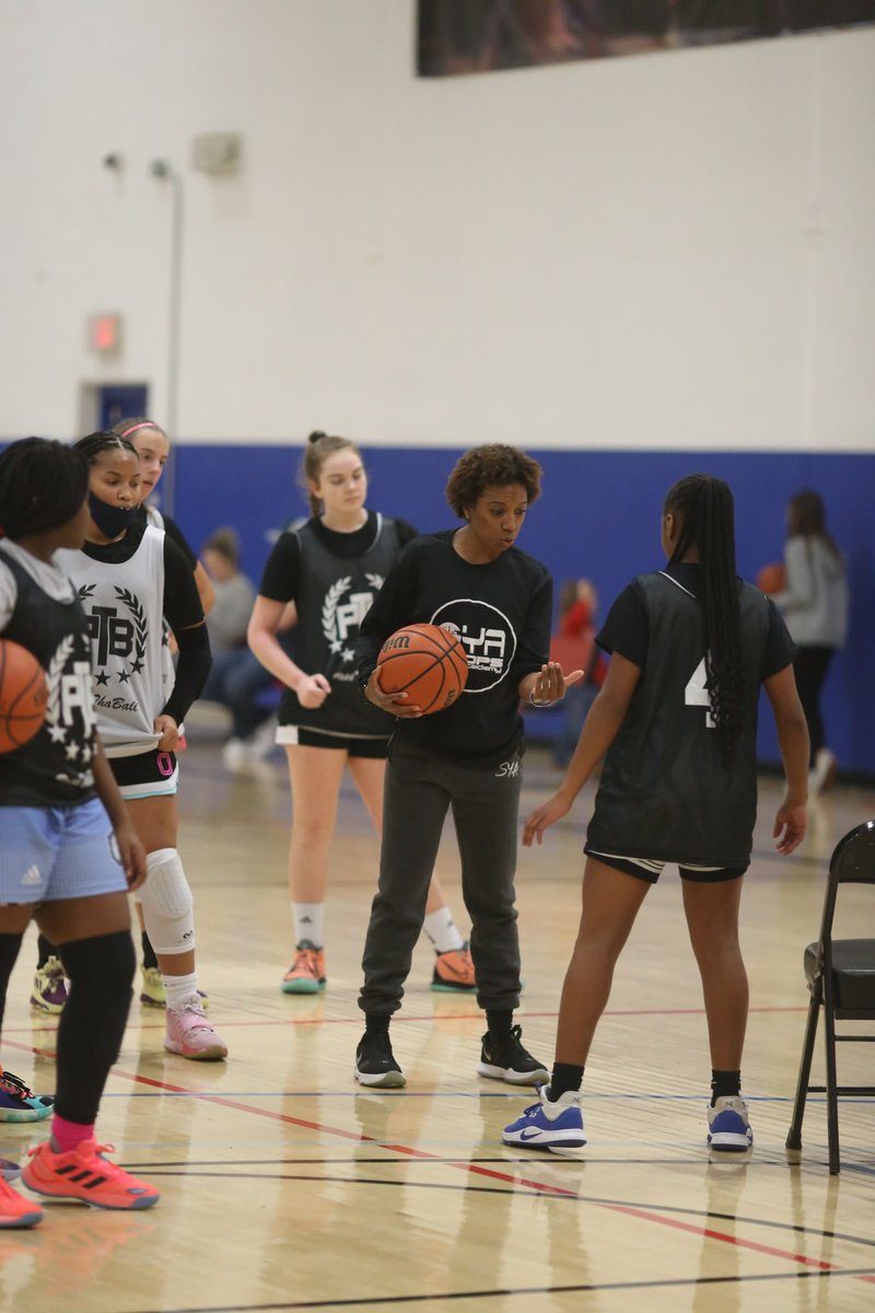 Aja_hoops's tweet photo. Had a great time at the @PassThaBall event! Learned lots of new skills and tips to improve my game. Thanks! @sya_hoops @PGHTexas https://t.co/lziOy58Cnd