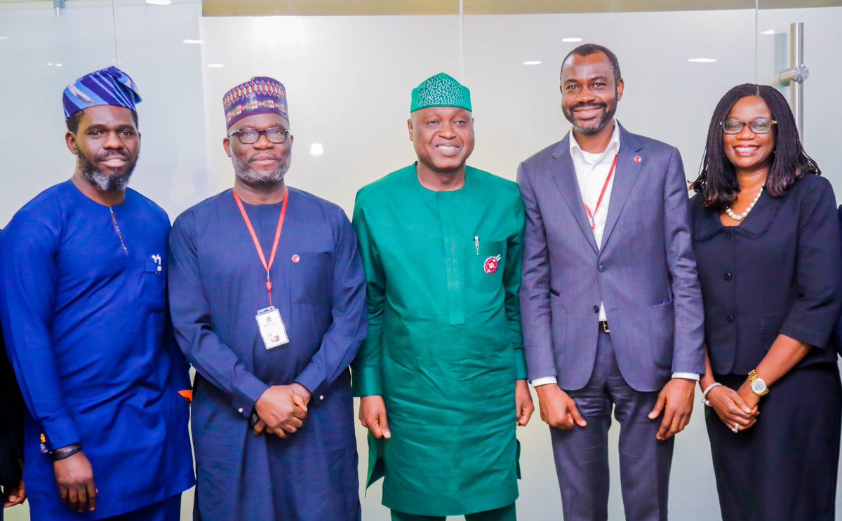 ADO-EKITI | Tuesday, December 6, 2022 

H.E <a href="/biodunaoyebanji/">Biodun Oyebanji</a> received in audience the management of <a href="/Sterling_Bankng/">Sterling Bank</a> at the Governor’s Office, Ado Ekiti. The discussions centred around opportunities for collaboration and #partnership to accelerate #development in Ekiti State.